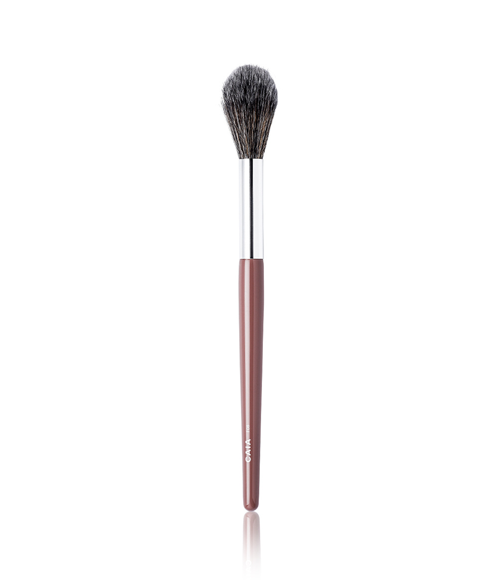 TAPERED HIGHLIGHTER BRUSH 08 in der Gruppe PINSEL & ZUBEHÖR / PINSEL / Make-Up-Pinsel bei CAIA Cosmetics (CAI145)