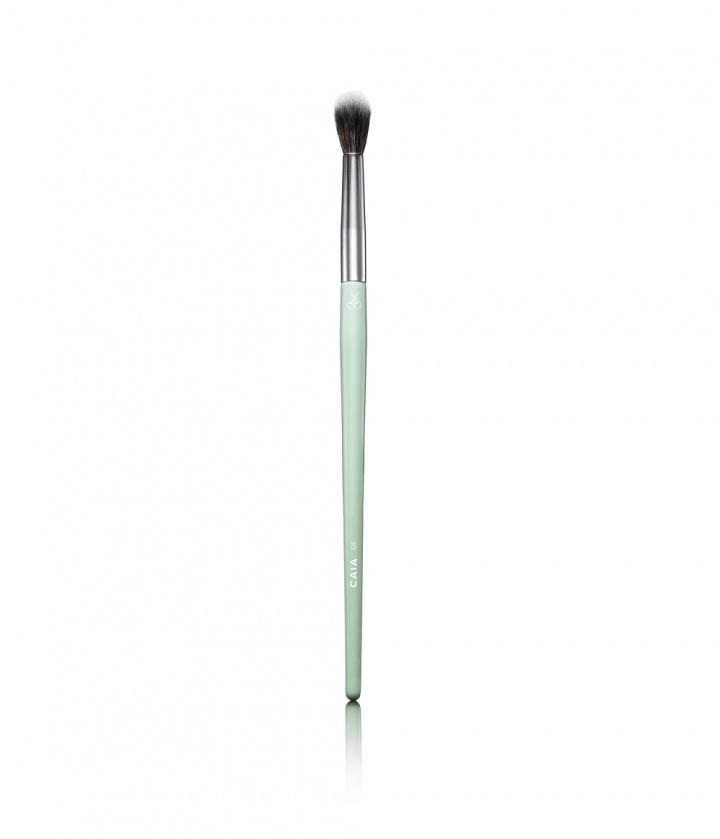 FLUFF BLENDING BRUSH 26 in der Gruppe PINSEL & ZUBEHÖR / PINSEL / Lidschattenpinsel bei CAIA Cosmetics (CAI535)