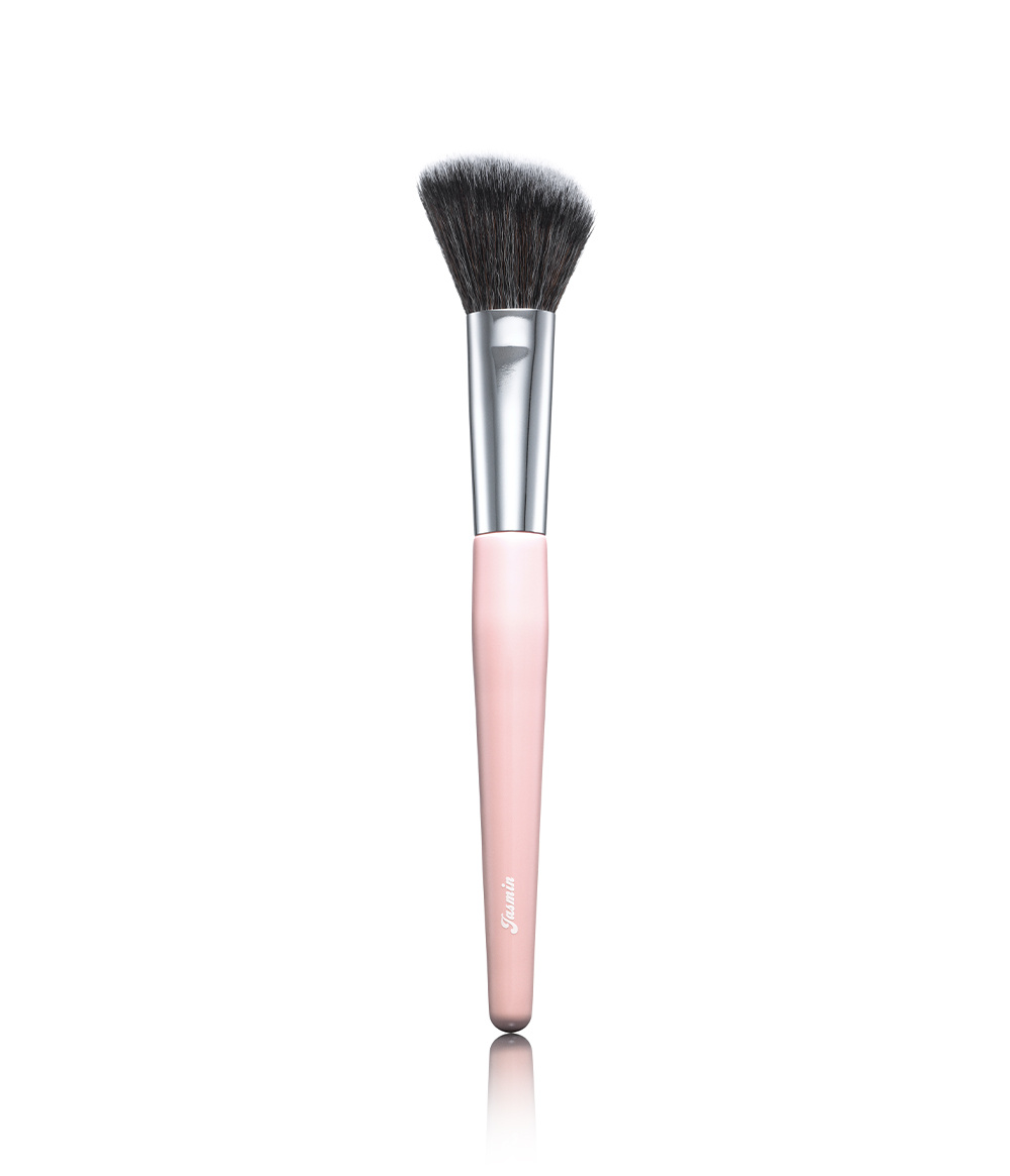 ANGLED BLUSH BRUSH 06 - LIMITED EDITION in der Gruppe PINSEL & ZUBEHÖR / PINSEL / Make-Up-Pinsel bei CAIA Cosmetics (CAI539)