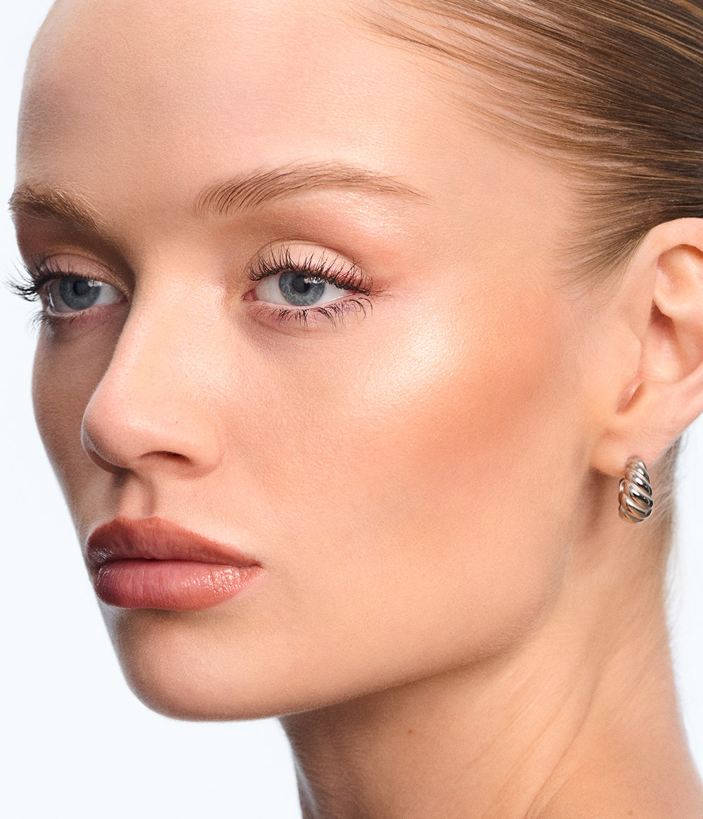 BRONZER + HIGHLIGHTER BRONZER + HIGHLIGHTER